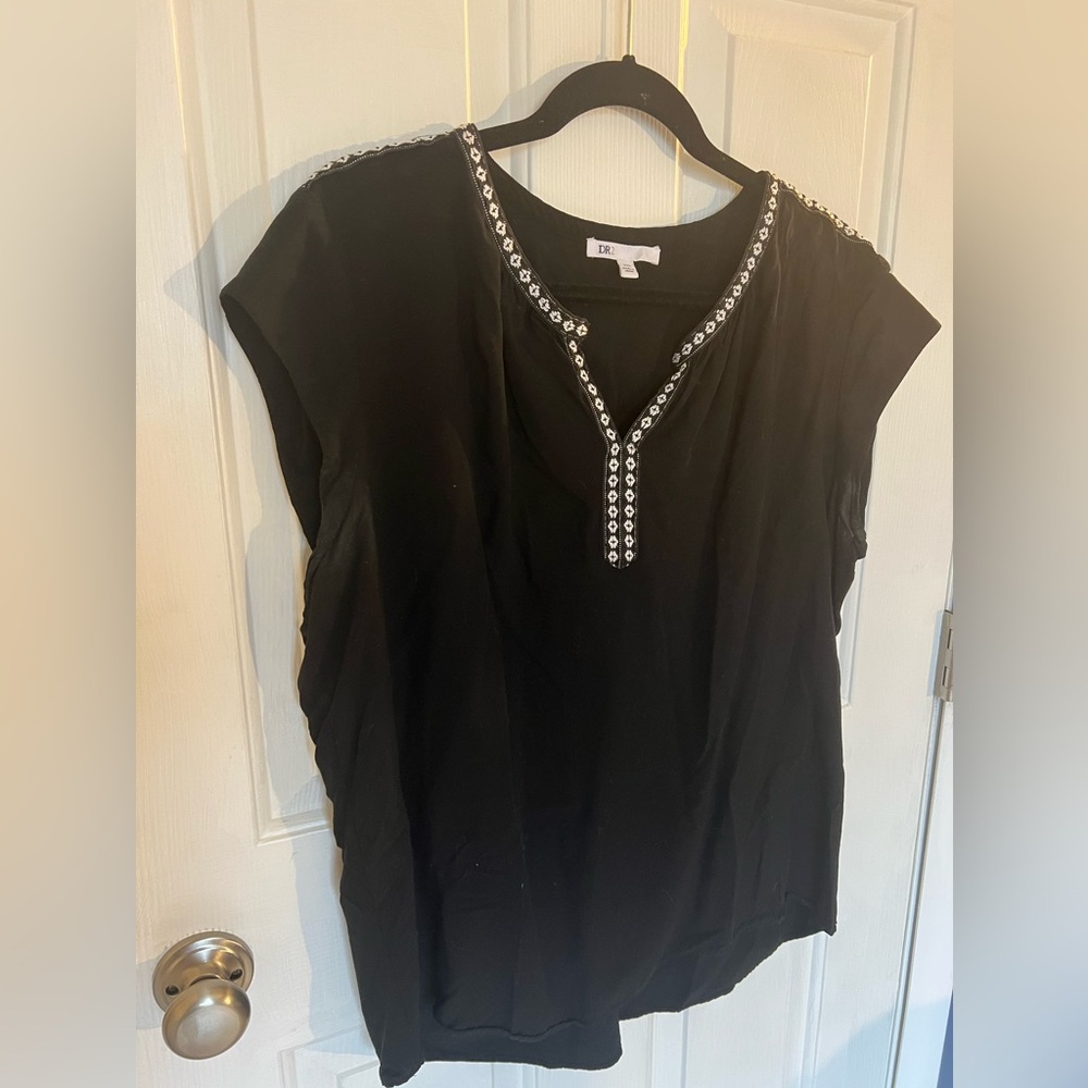 DR2 Pull Over Cap Sleeve Black Shirt- Size XXL